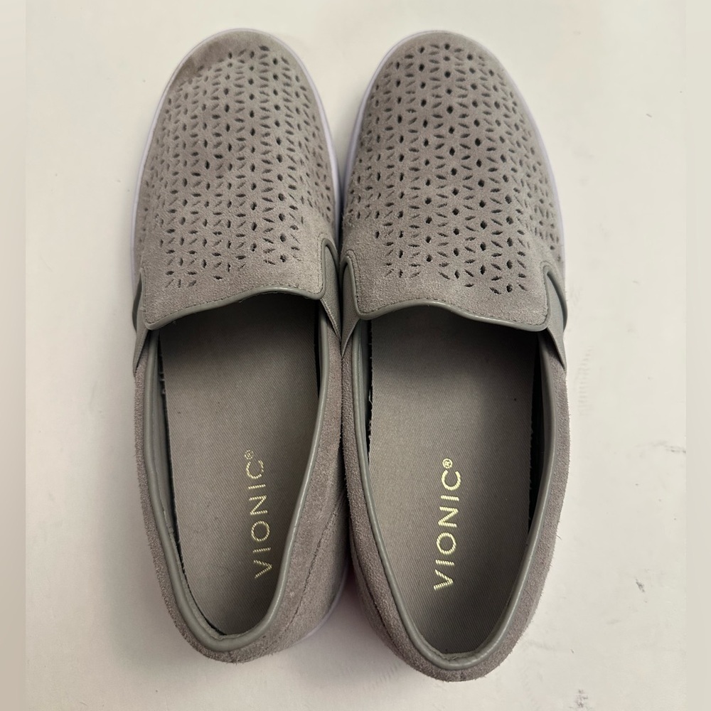 VIONIC Splendid Kani Suede Women's Slip-On Walking Shoes in Grey Size 9.5 - Picture 2 of 13